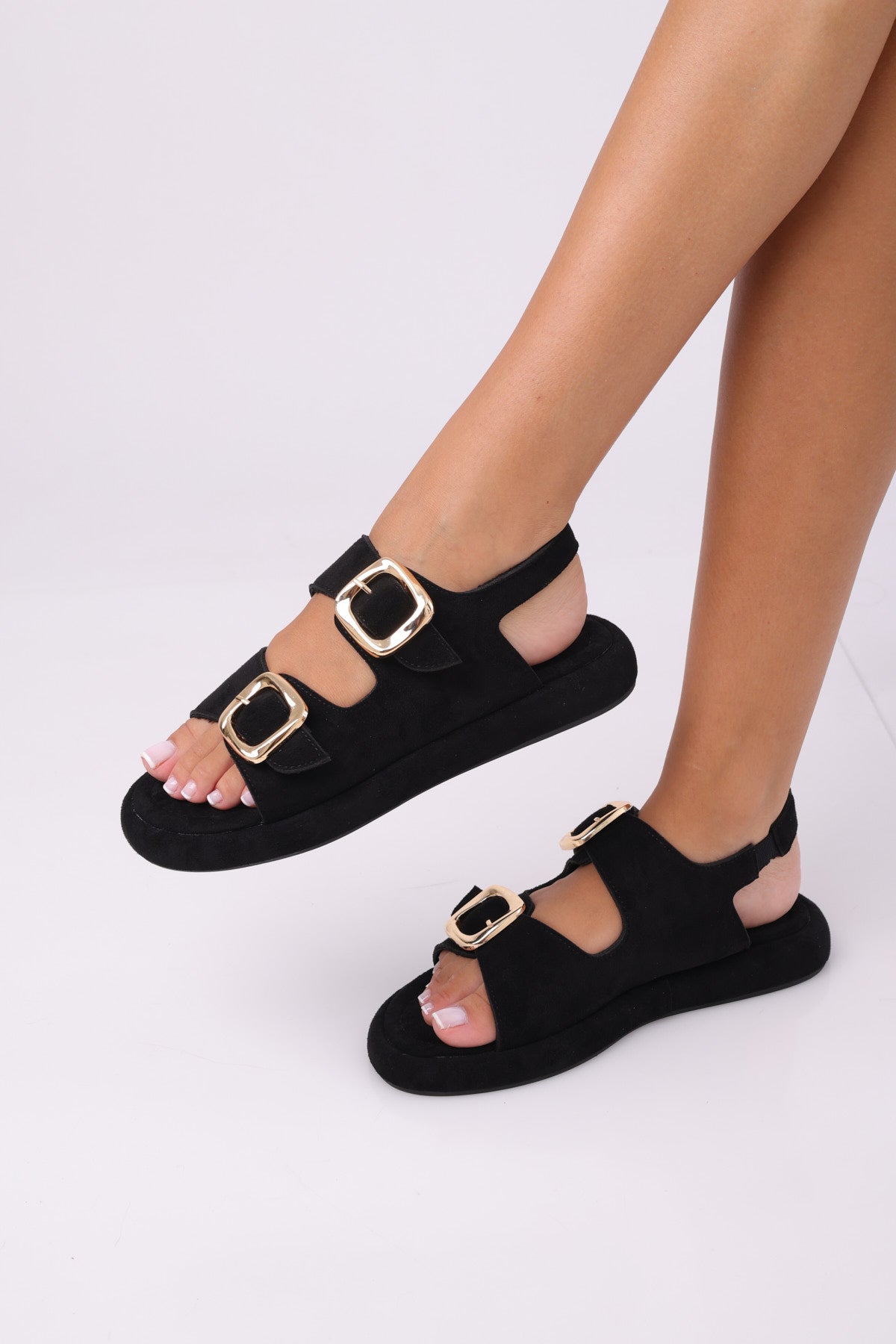 Viral sandal