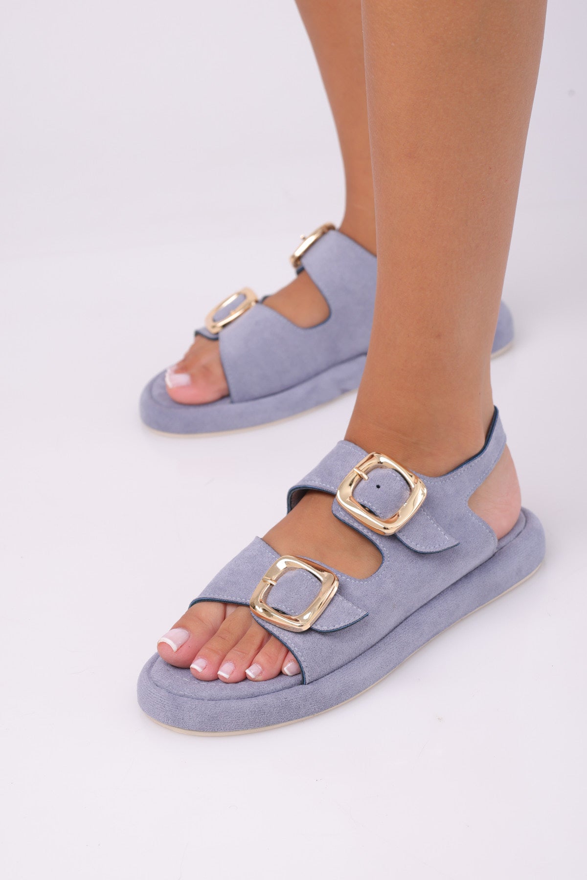 Viral sandal
