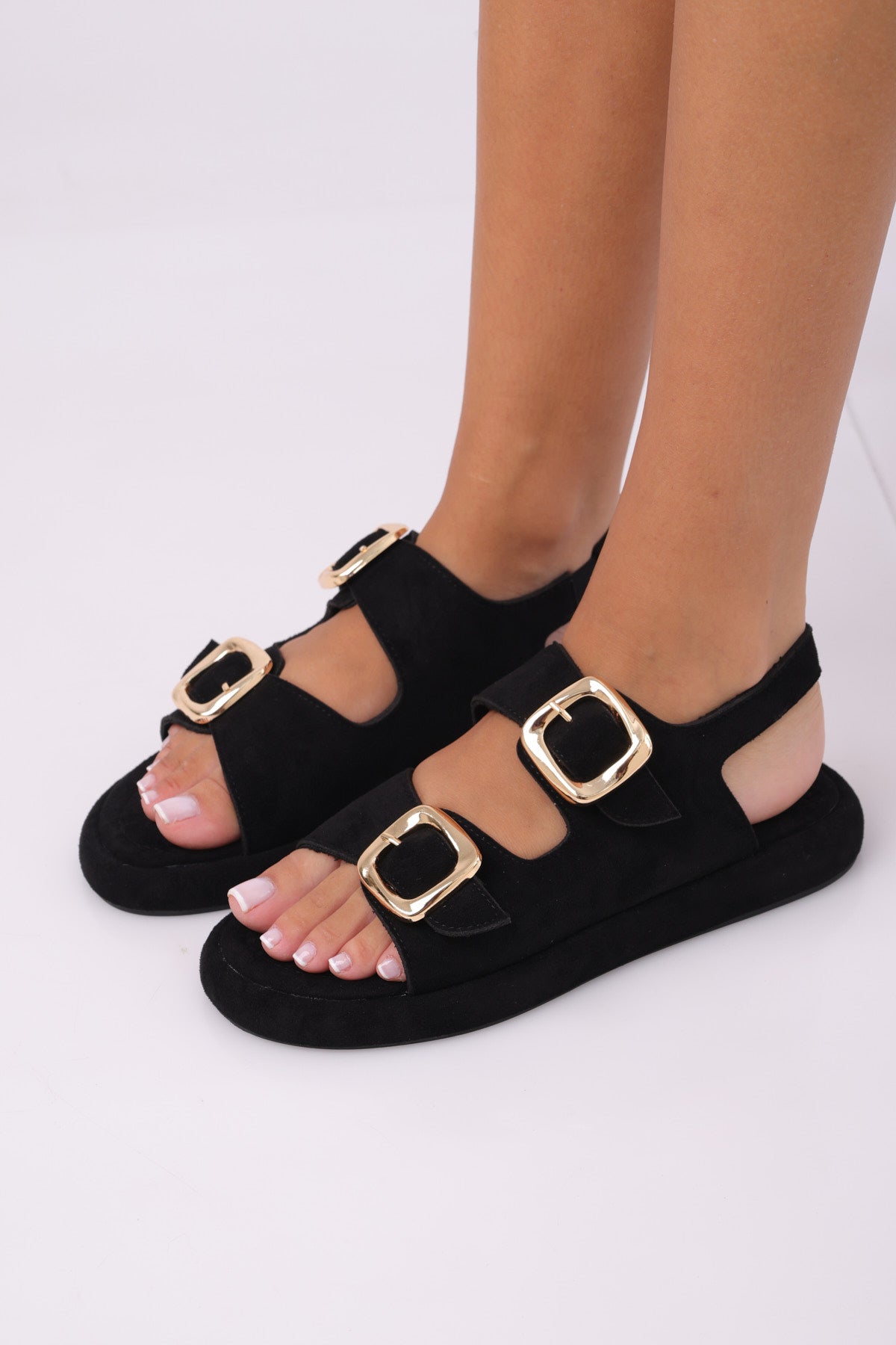 Viral sandal