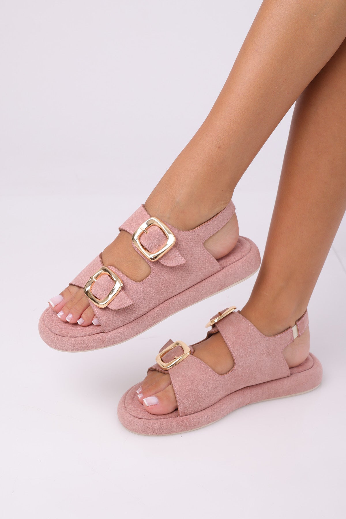 Viral sandal
