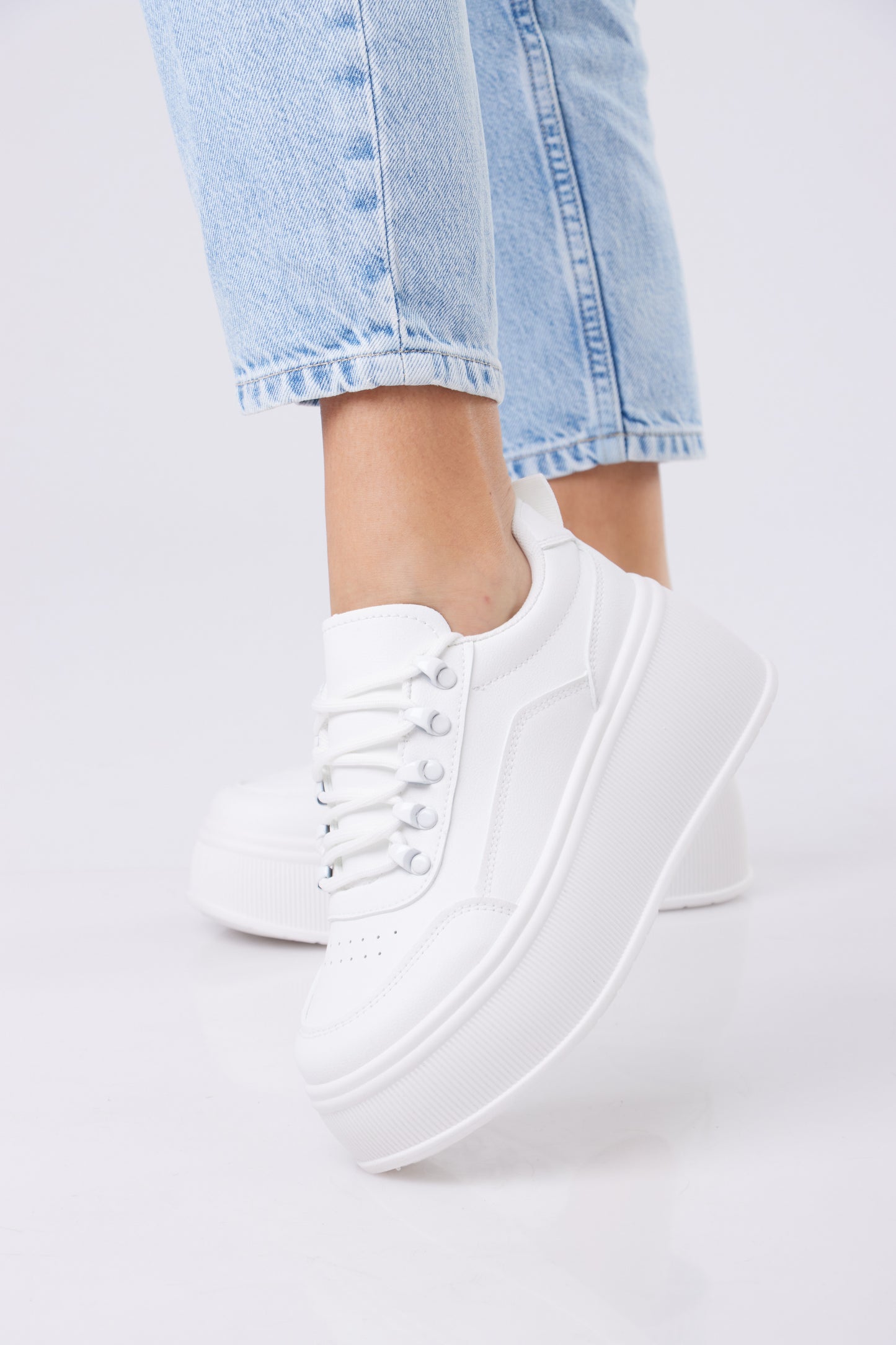 Daily Lift Sneakers