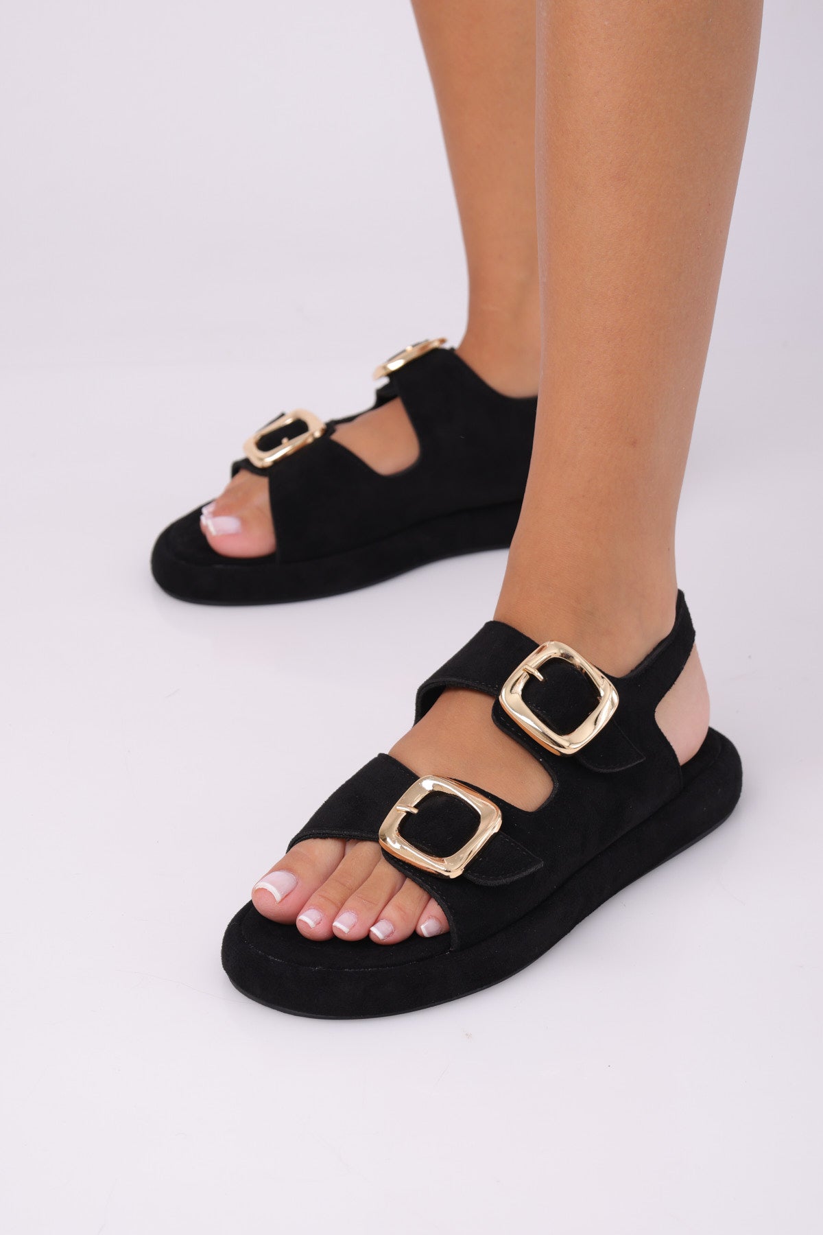 Viral sandal