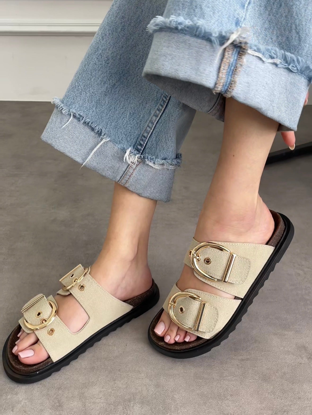 Luna Buckle Slide