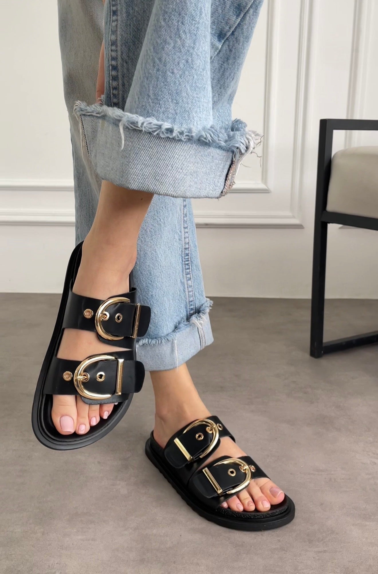 Luna Buckle Slide