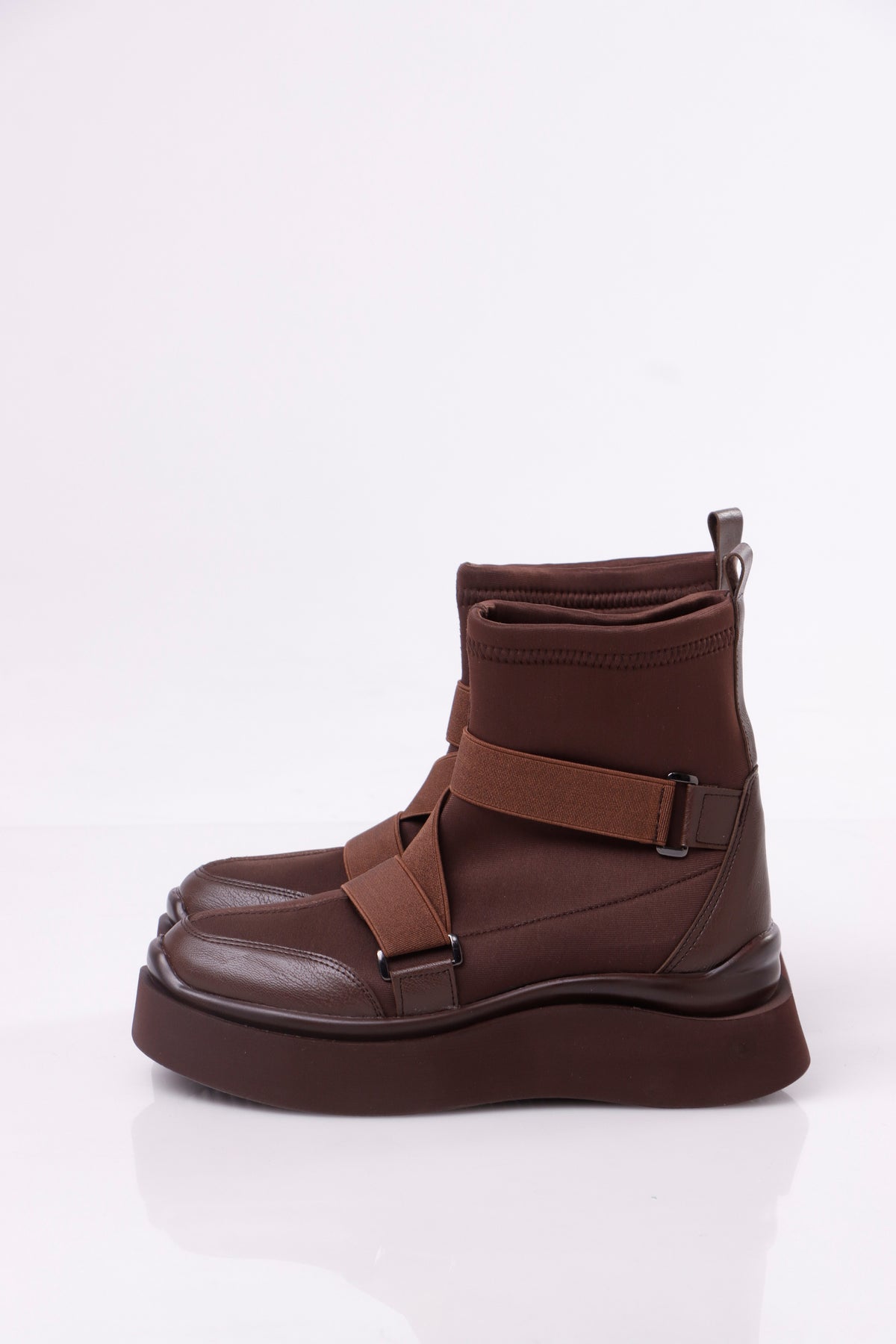 Chunky platform boots