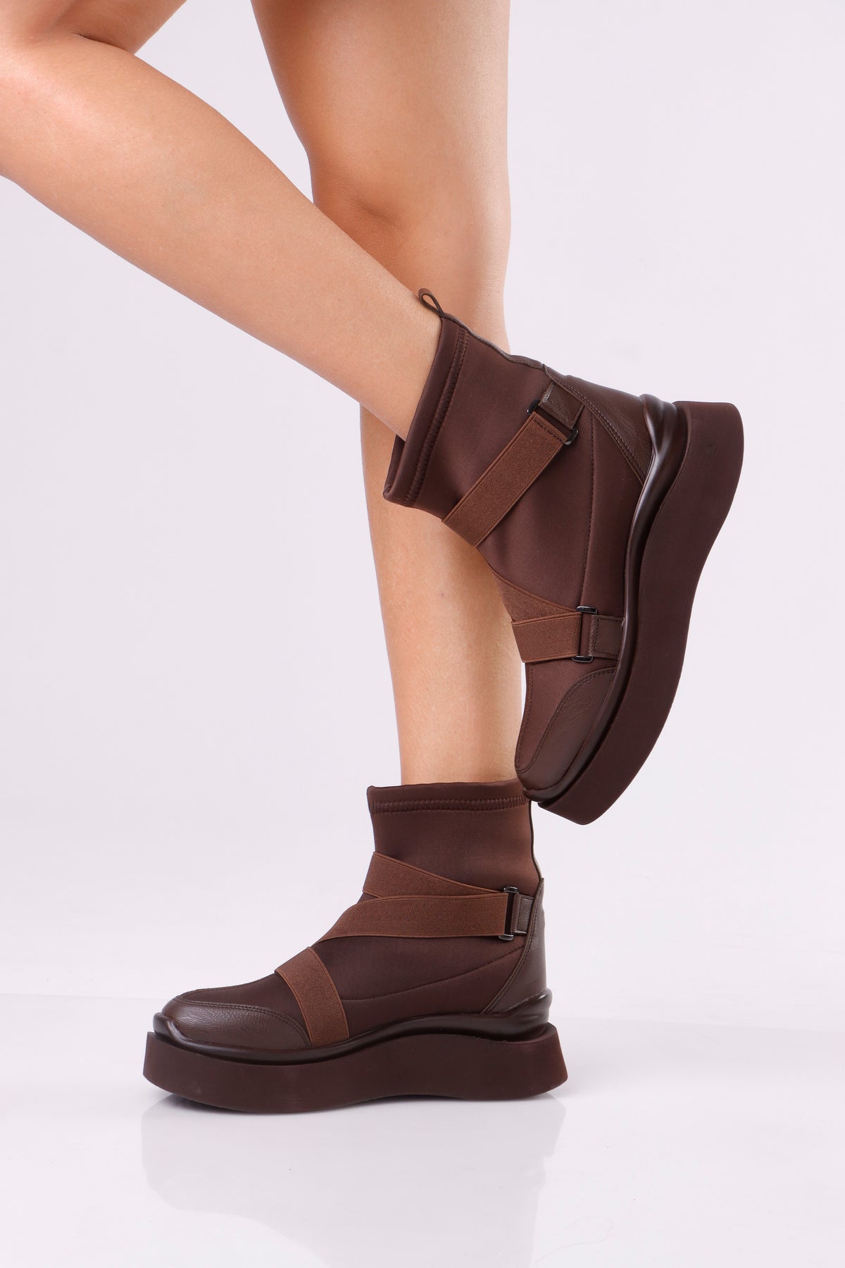 Chunky platform boots