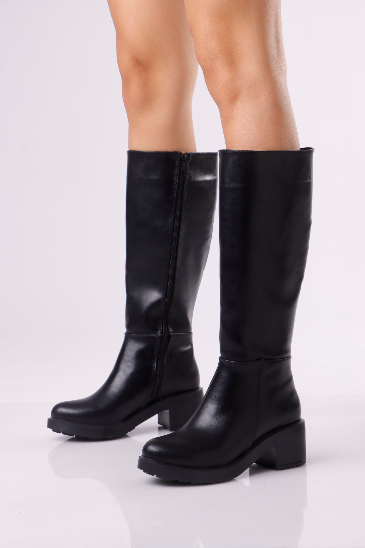 Essential Heel BOOT