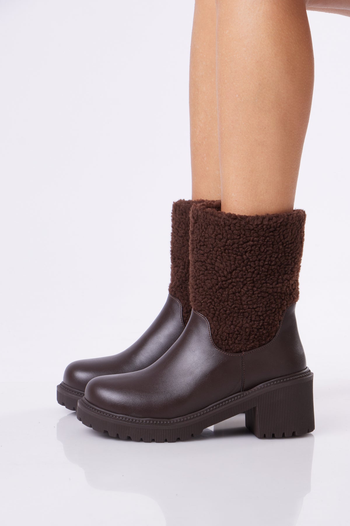 Women’s Lined Ankle Boots with Chunky Sole