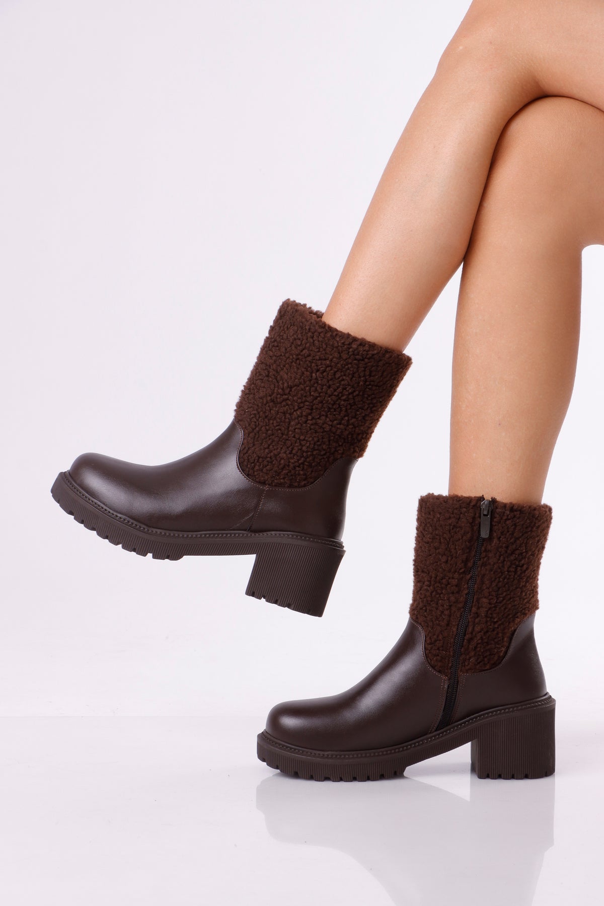 Women’s Lined Ankle Boots with Chunky Sole