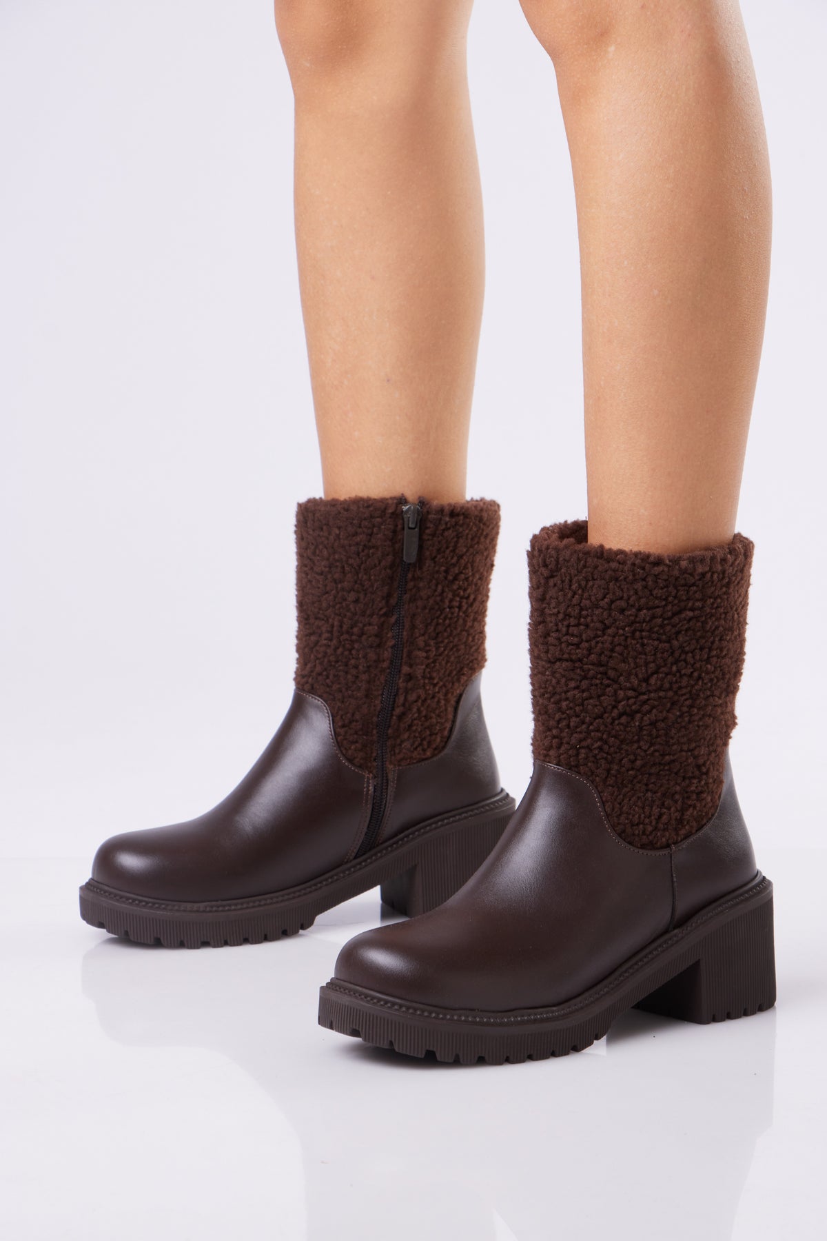 Women’s Lined Ankle Boots with Chunky Sole