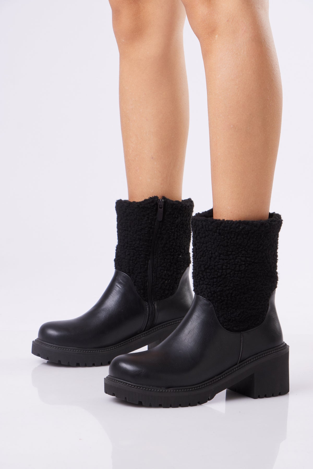 Women’s Lined Ankle Boots with Chunky Sole